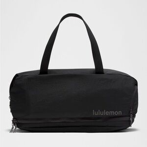 Lululemon 3-in-1 Gym Duffle Bag Black NWT